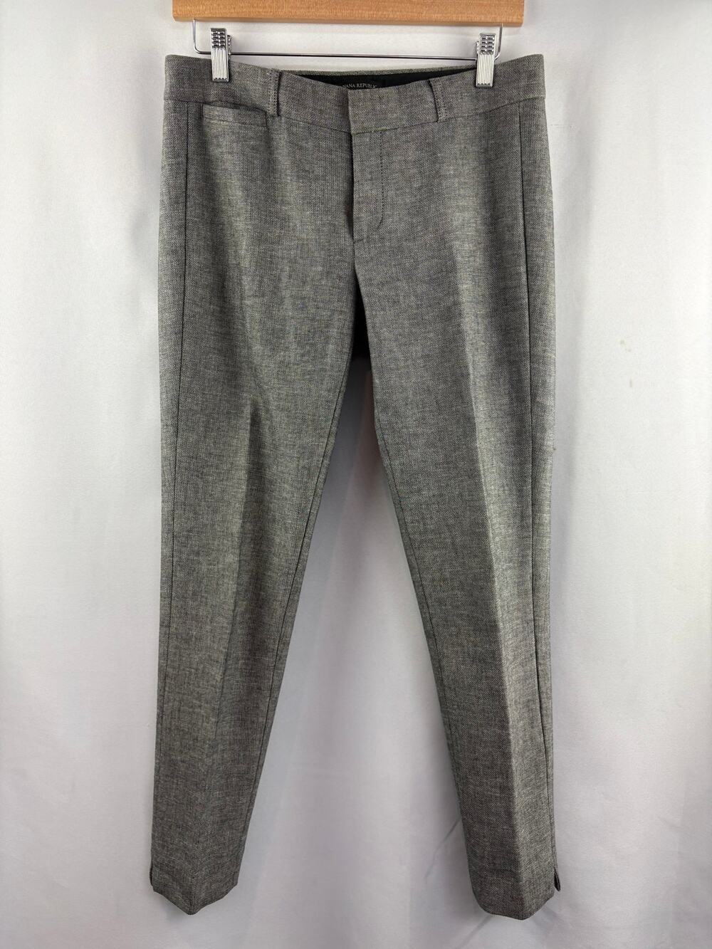 Women’s Banana Republic Size 4 Gray Pleated Slacks